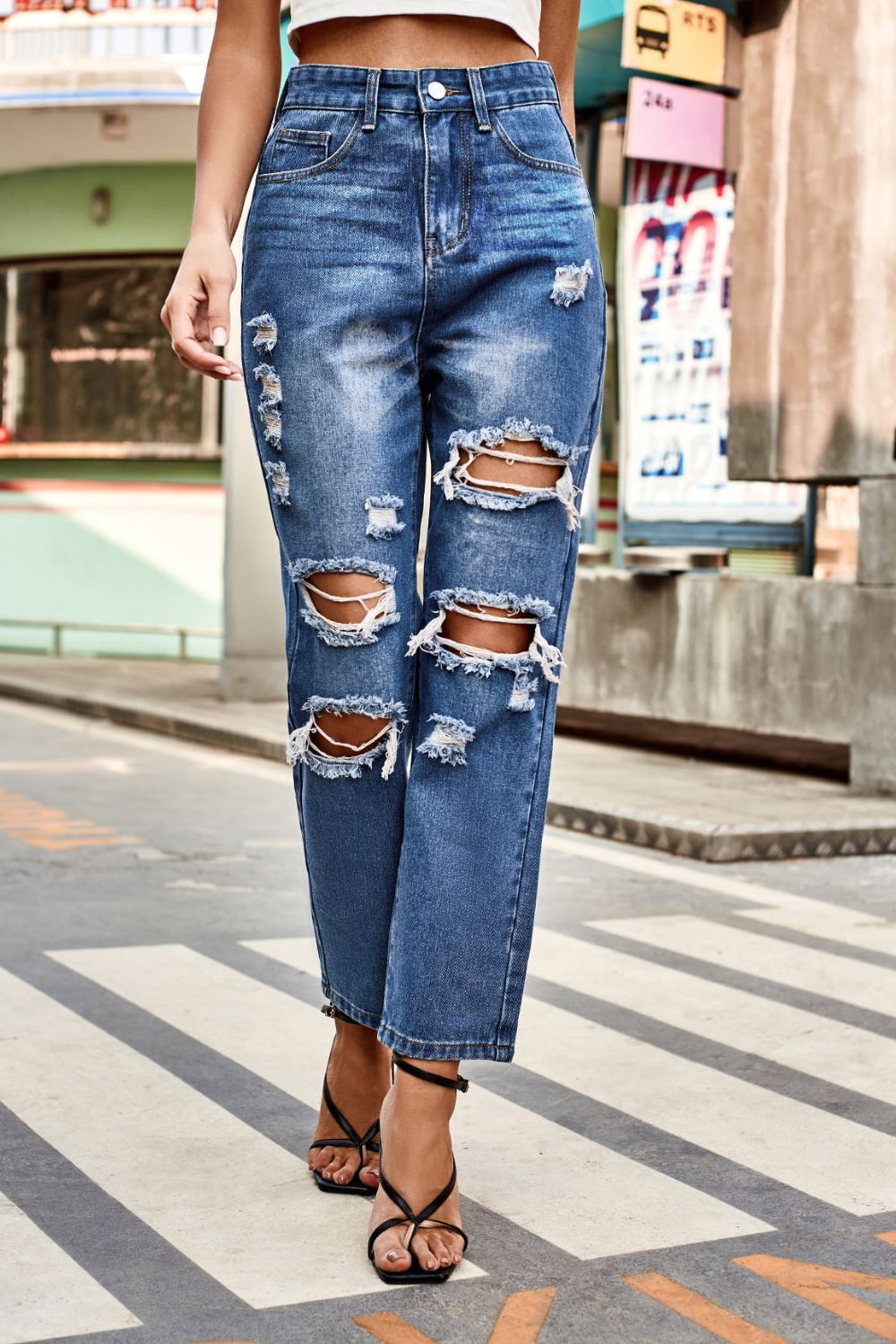 Women's Distressed Buttoned Jeans with Pockets