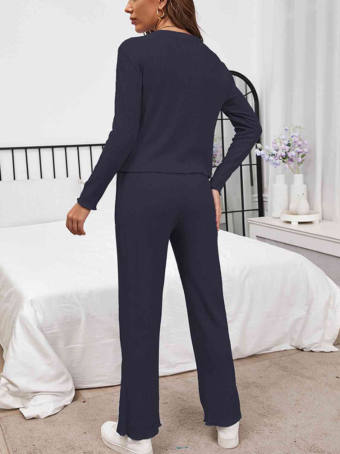 Women's Long Sleeve Top and Drawstring Pants Lounge Set